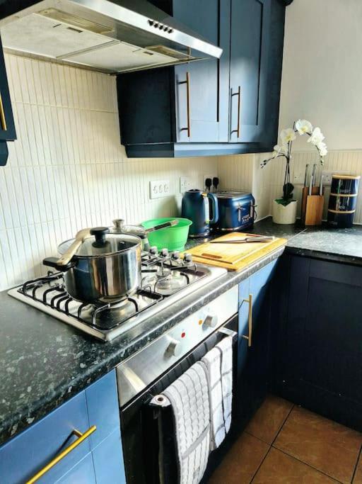 Home From Home 3 Bed,2 Bath House With Garden&Parking Near Centre&Tram Stop Sheffield Dış mekan fotoğraf